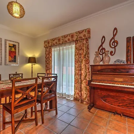 Feriehus A Casa Minhas Netas Caldas Da Rainha